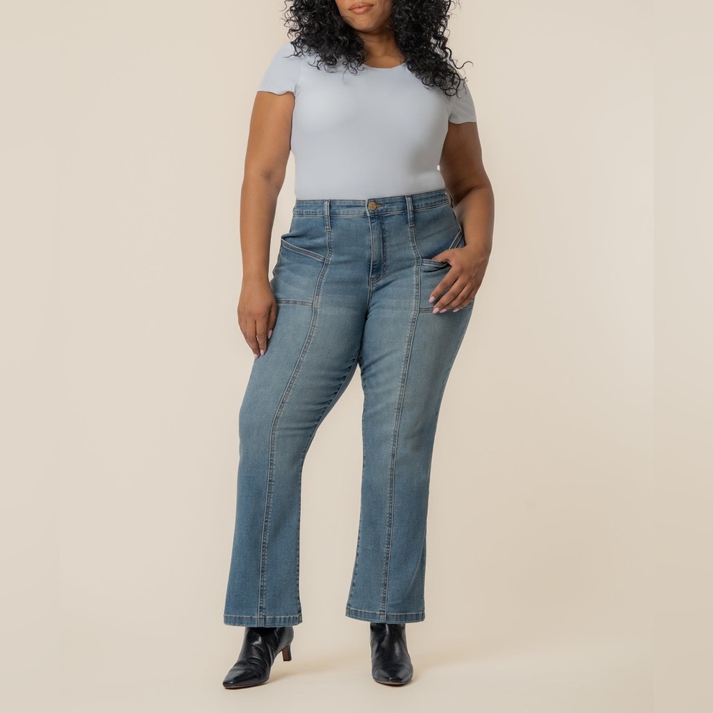 NWT Kit From The Kloth Kelsey High Rise Ankle Flare, Plus in Articulated Wash